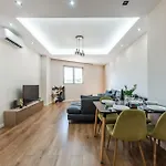 Urban Oasis 1 Bedroom 500mbs