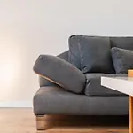Urban Oasis 1 Bedroom 500mbs *
