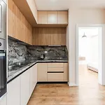 Urban Oasis 1 Bedroom 500mbs *