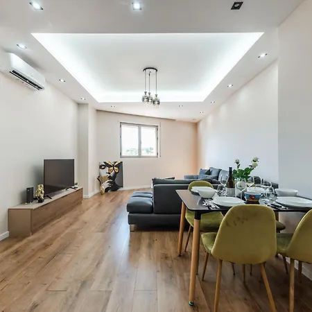Urban Oasis 1 Bedroom 500mbs