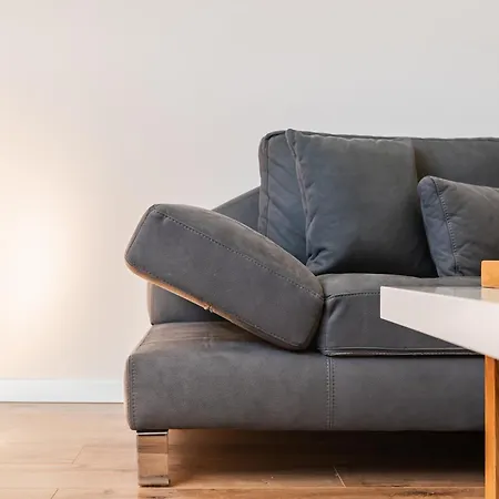 Urban Oasis 1 Bedroom 500mbs *
