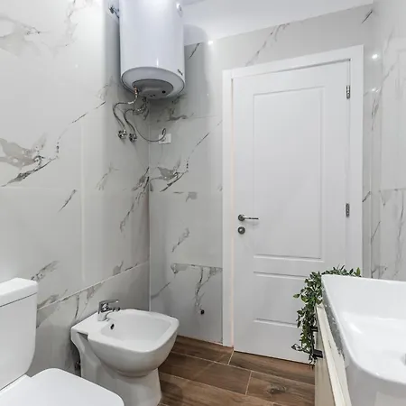 Urban Oasis 1 Bedroom 500mbs * Durrës