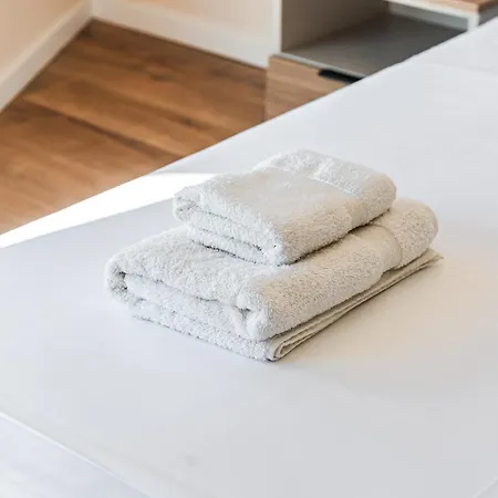 Urban Oasis 1 Bedroom 500mbs