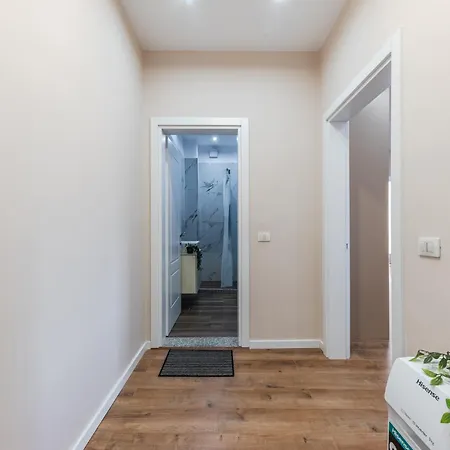 Urban Oasis 1 Bedroom 500mbs Apartment Durres