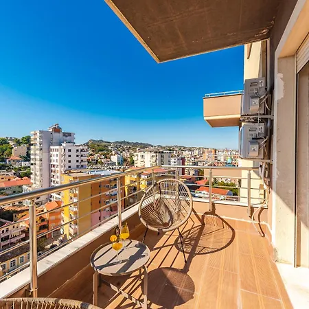 Urban Oasis 1 Bedroom 500mbs Apartament