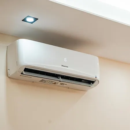 Urban Oasis 1 Bedroom 500mbs *