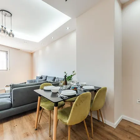 Urban Oasis 1 Bedroom 500mbs Apartament