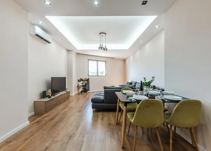 Urban Oasis 1 Bedroom 500mbs