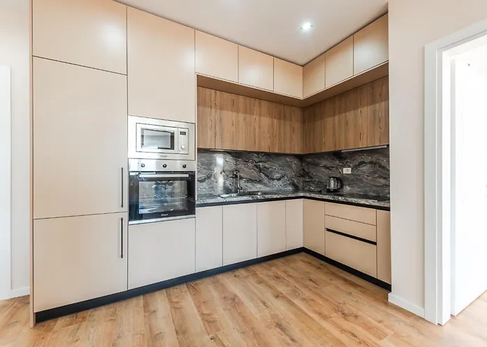 Urban Oasis 1 Bedroom 500mbs Appartement Durrës